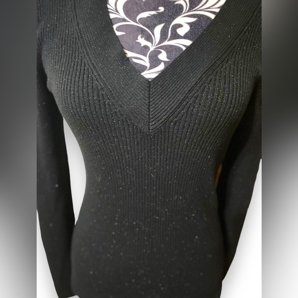 Marciano Black Open Back Metallic
Ribbed Knit Sweater Size M - Picture 3 of 8
